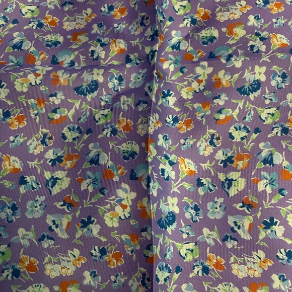 Cremieux 16 x 16” all silk pocket square. NWT. $30 value. - Picture 2 of 4